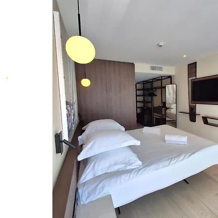 Royal - Luxury Hotel, Résidence, Beach&spa Hotel 4*
